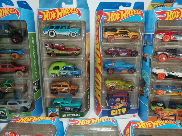 ZESTAW HOT WHEELS 5 SZT RÓŻNE RODZAJE