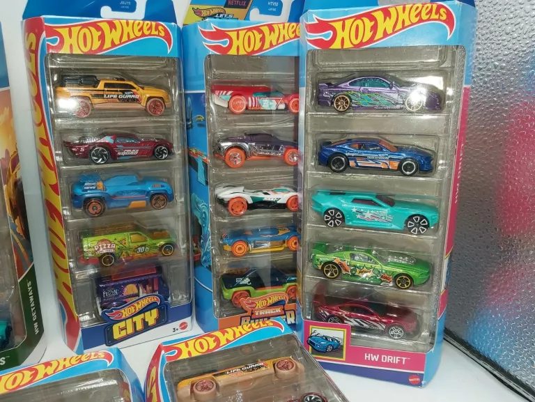 ZESTAW HOT WHEELS 5 SZT RÓŻNE RODZAJE