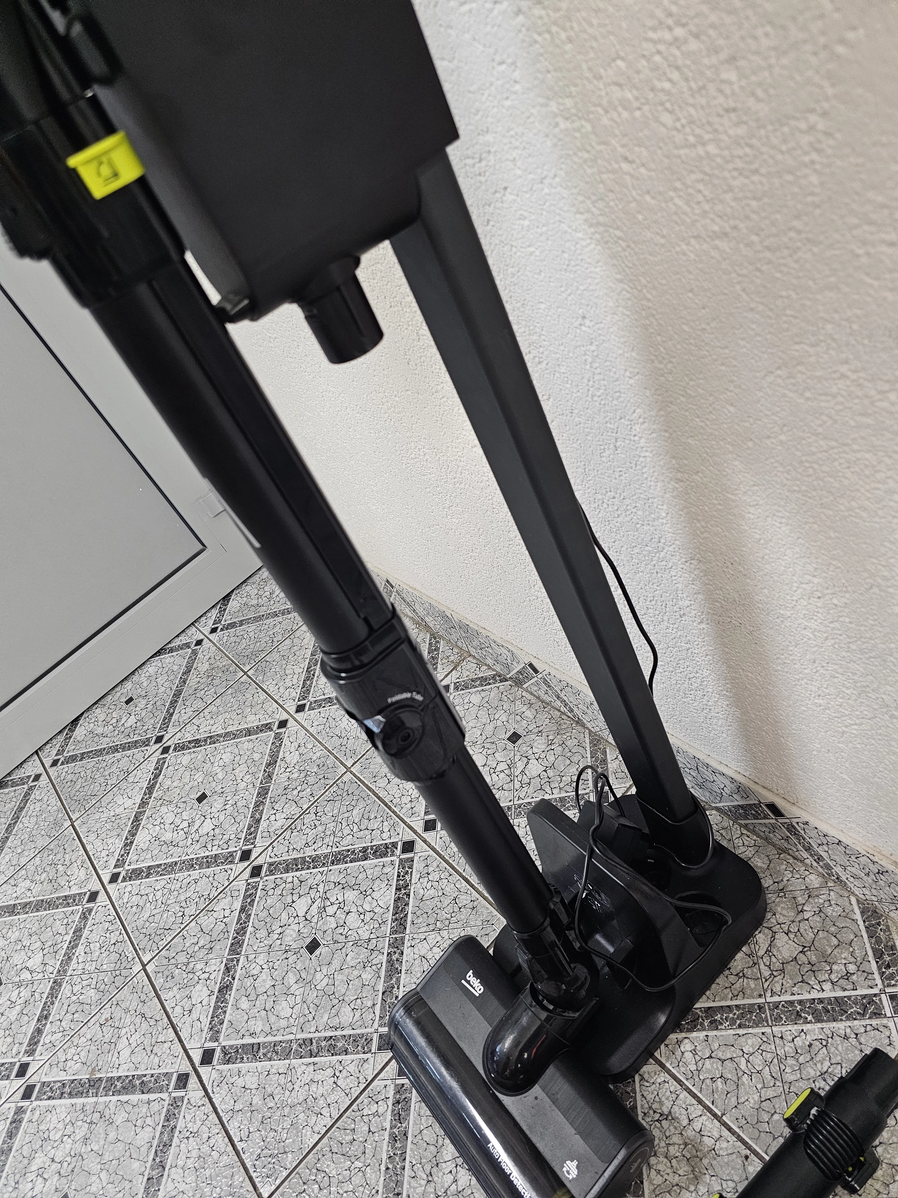 odkurzacz-pionowy-beko-zb2007-d-kod-producenta-8690842511639