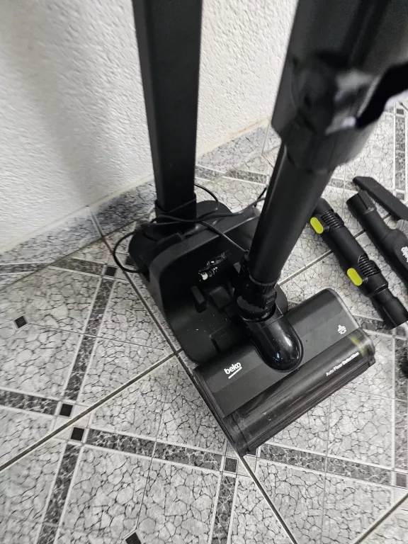 odkurzacz-pionowy-beko-zb2007-d-czas-ladowania-4