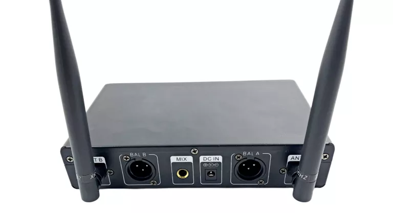ZESTAW MIKROFONÓW BEZPRZEWODOWYCH TONOR TW-820