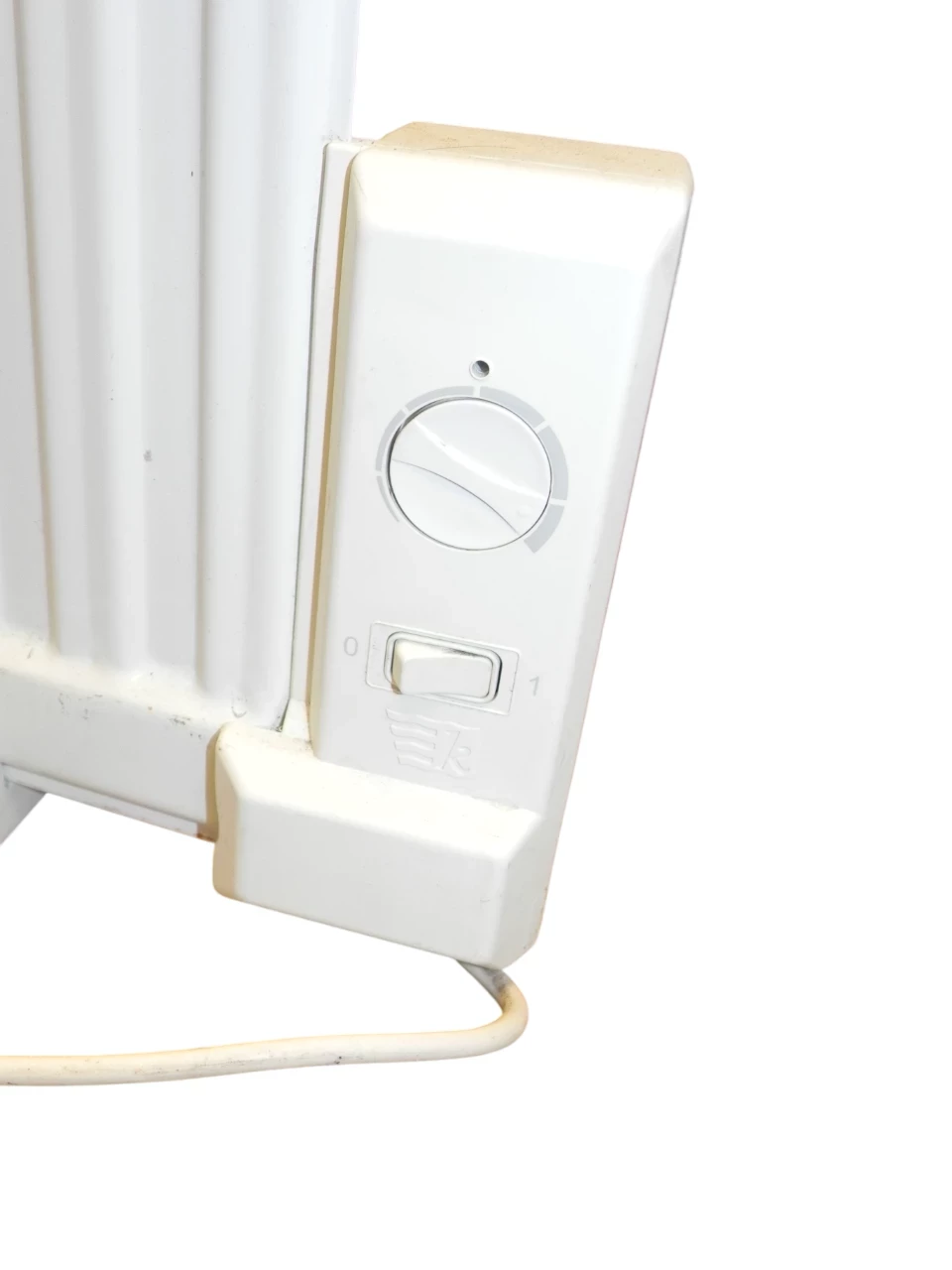 elpe-1500w-1316150-grzejnik-elektryczny-olejowy-780x660-ean-gtin-5904922295009