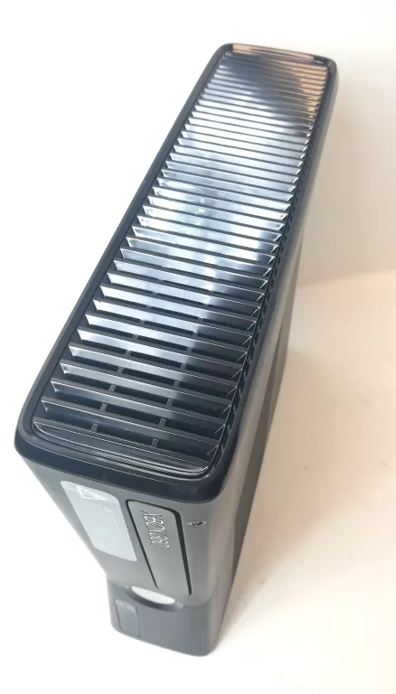 KONSOLA XBOX 360 4GB KOMPLET JAK DAŁ PRODUCENT PUDEŁKO