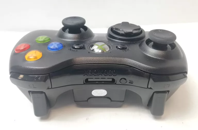 KONSOLA XBOX 360 4GB KOMPLET JAK DAŁ PRODUCENT PUDEŁKO