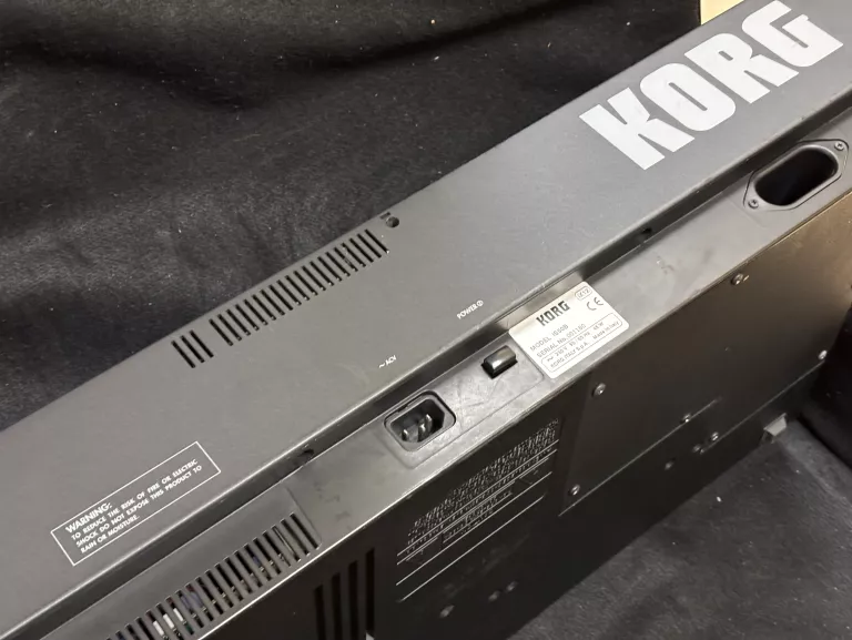 KEYBOARD KORG IS50B OPIS!