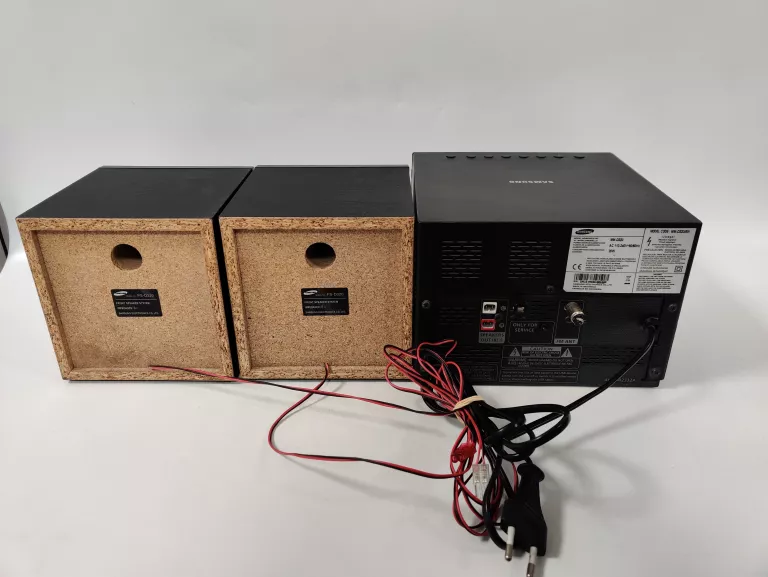MINI WIEŻA SAMSUNG MM-D320 + GŁOSNIKI