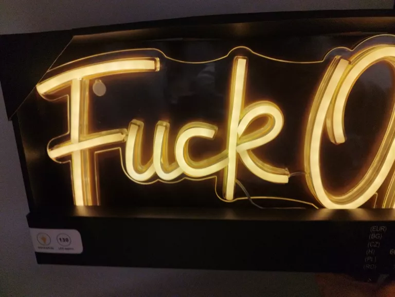 LAMPA NEON DUŻY NAPIS