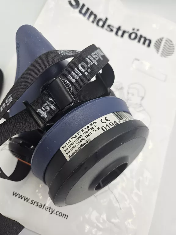 PÓŁMASKA PRZECIWPYŁOWA SUNDSTROM SR 100 M/L FILTR