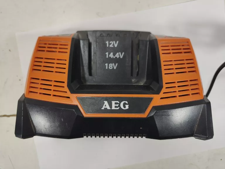 ladowarka-aeg-ladowarka-bl-1218-nicd-plus-akumulator-2-ah-18-v-kod-producenta-4932464542