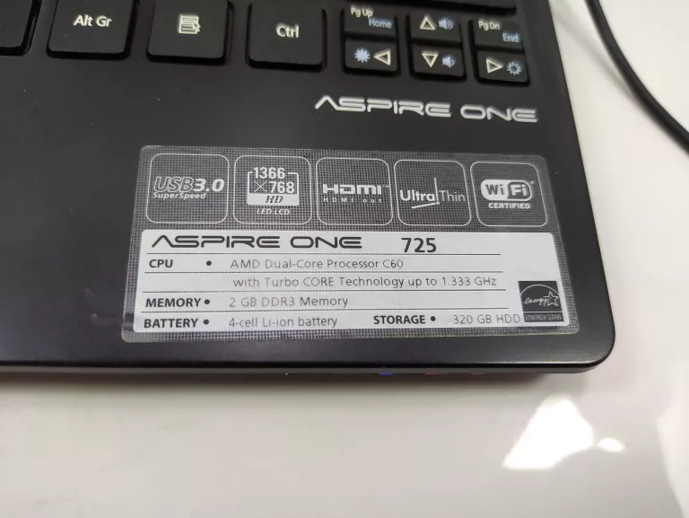LAPTOP ACER ASPIRE ONE 725 AMD C60 2/320GB HDD DZIAŁA NA ŁADOWARCE