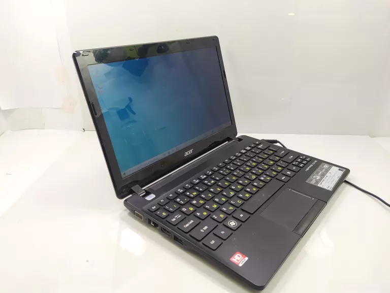 LAPTOP ACER ASPIRE ONE 725 AMD C60 2/320GB HDD DZIAŁA NA ŁADOWARCE