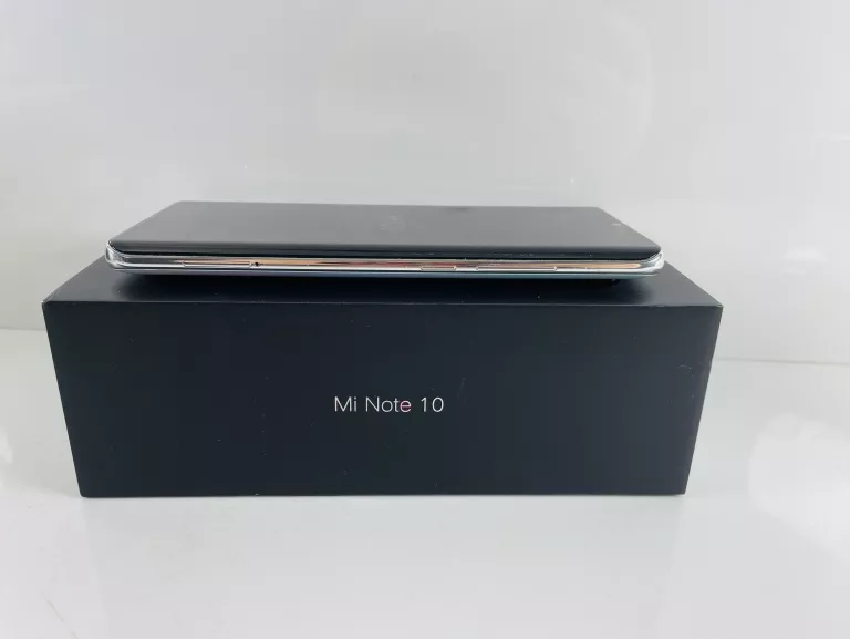 SMARTFON XIAOMI MI NOTE 10 6 GB / 128 GB 4G (LTE) BIAŁY