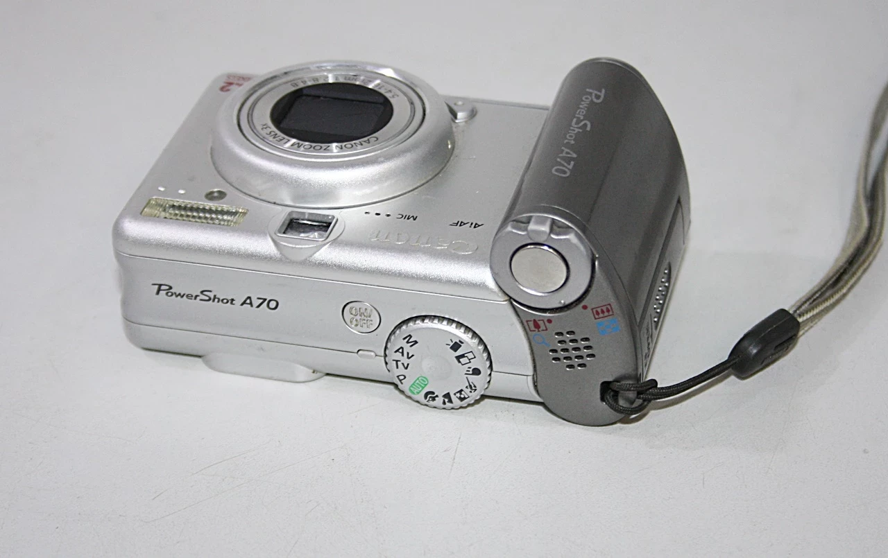 aparat-cyfrowy-canon-powershot-a70-zoom-optyczny-300