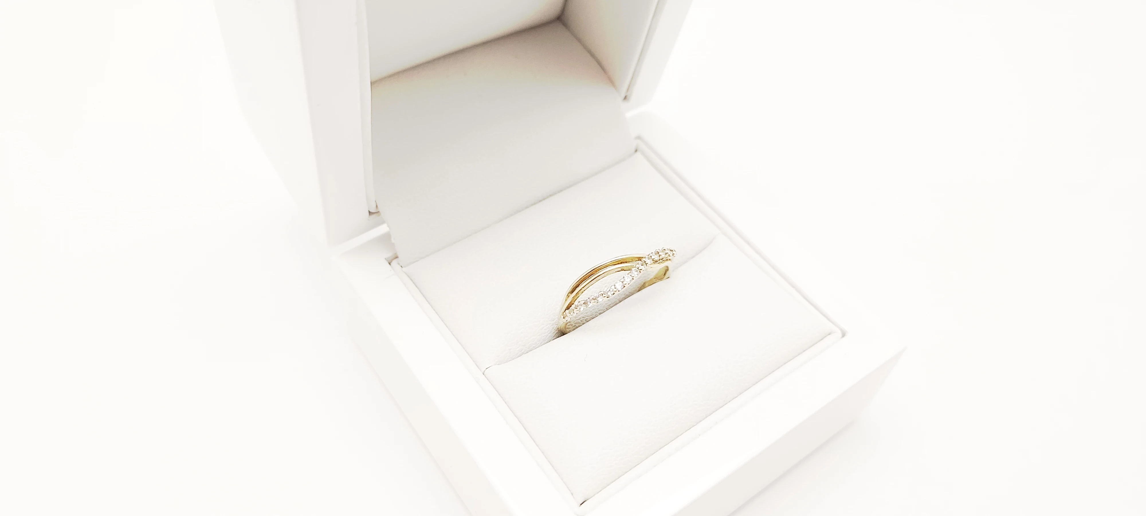 skromny-zloty-pierscionek-p585-r15-rodzaj-2205-2