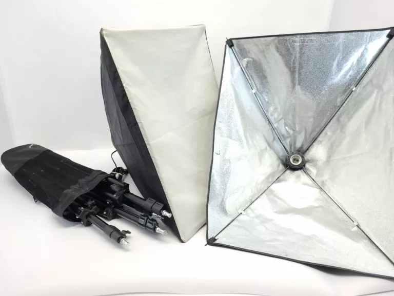 ZESTAW STATYW + SOFTBOX 50X70 NA 4 ŻARÓWKI STATYW