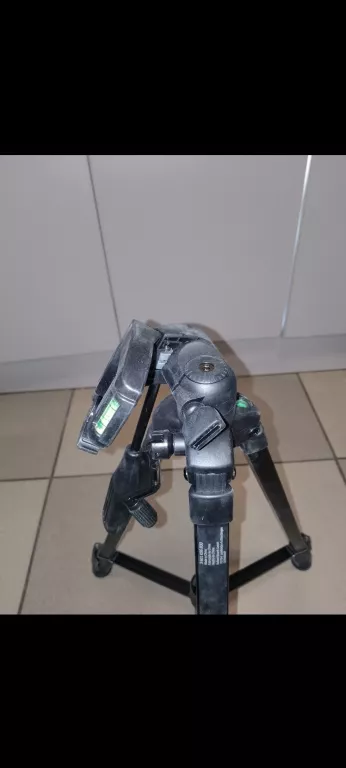 STATYW BUDOWLANY BOSCH BT 150 Z PUDEŁKIEM