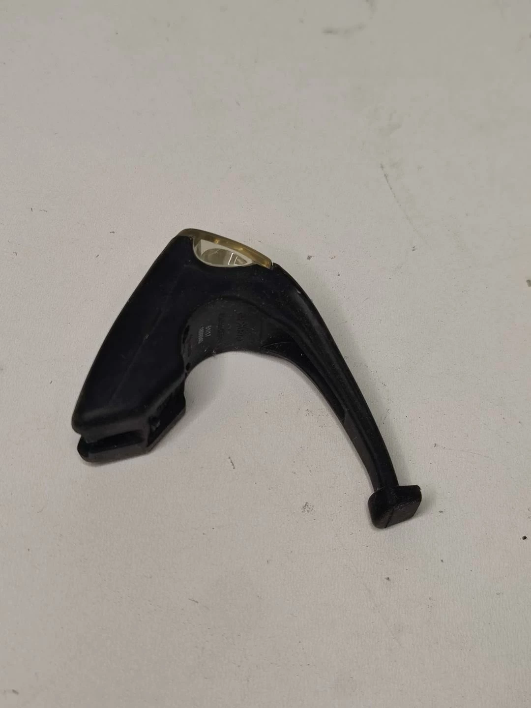 lampka-rowerowa-przednia-btwin-model-vioo-300