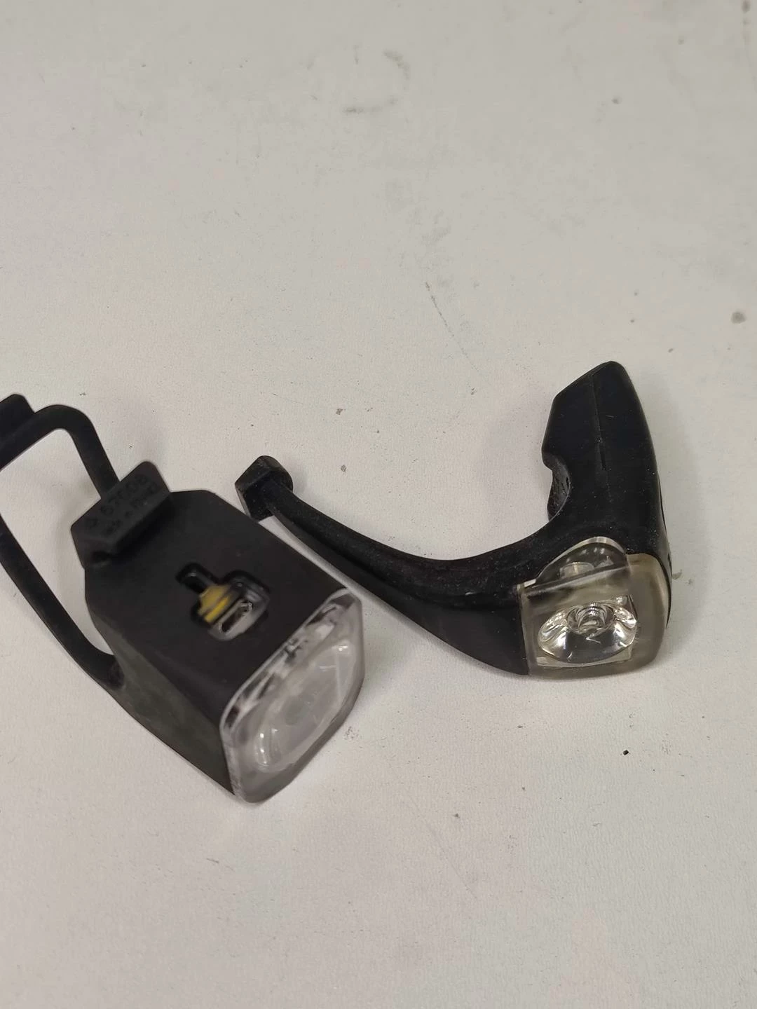 lampka-rowerowa-przednia-btwin-wroclawska-71-krakow