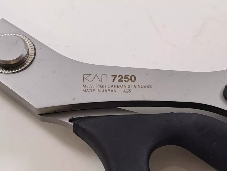NOŻYCE KRAWIECKIE KAI 7250
