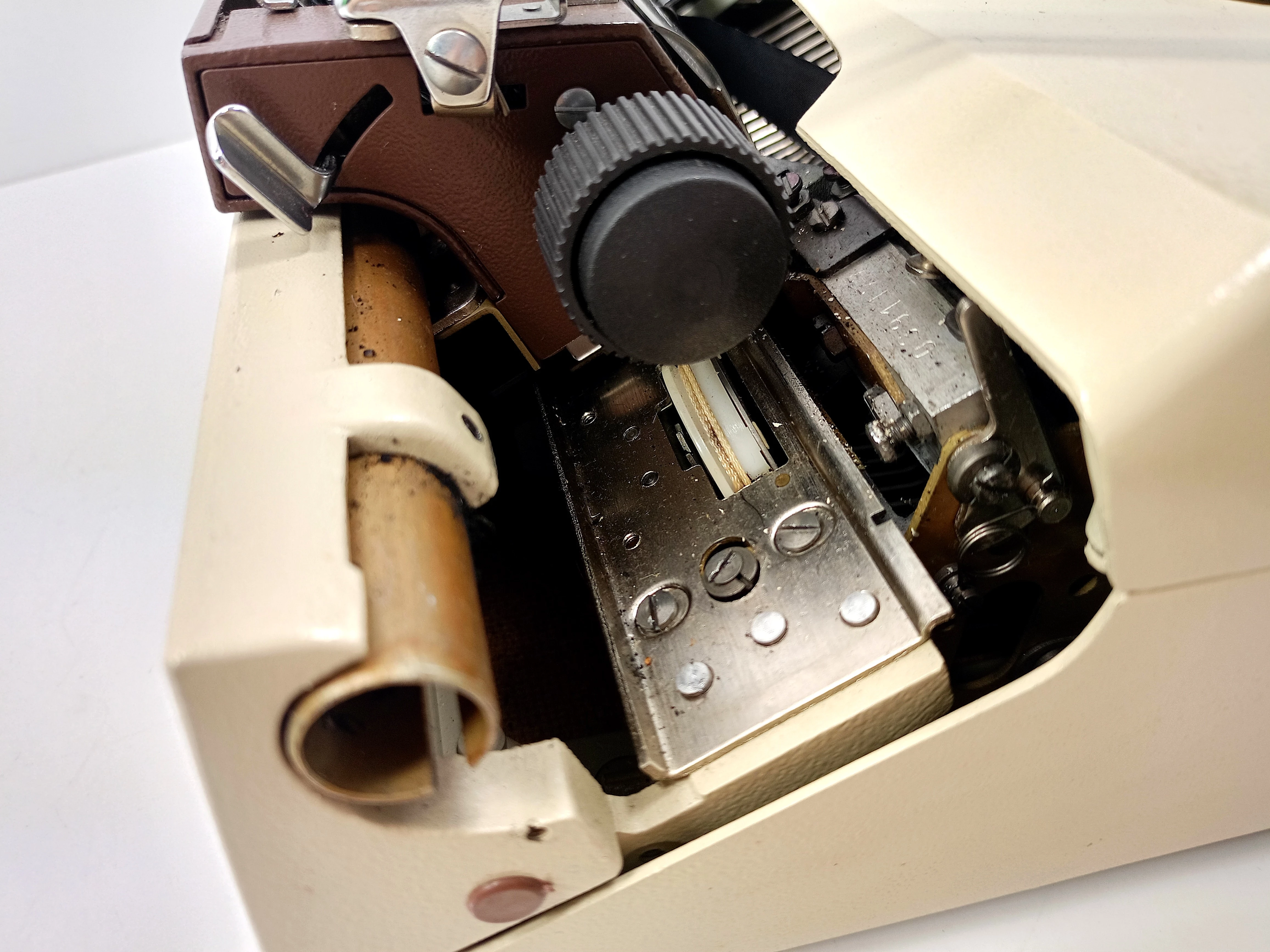 maszyna-do-pisania-lucznik-1301-model-predom-lucznik-1301