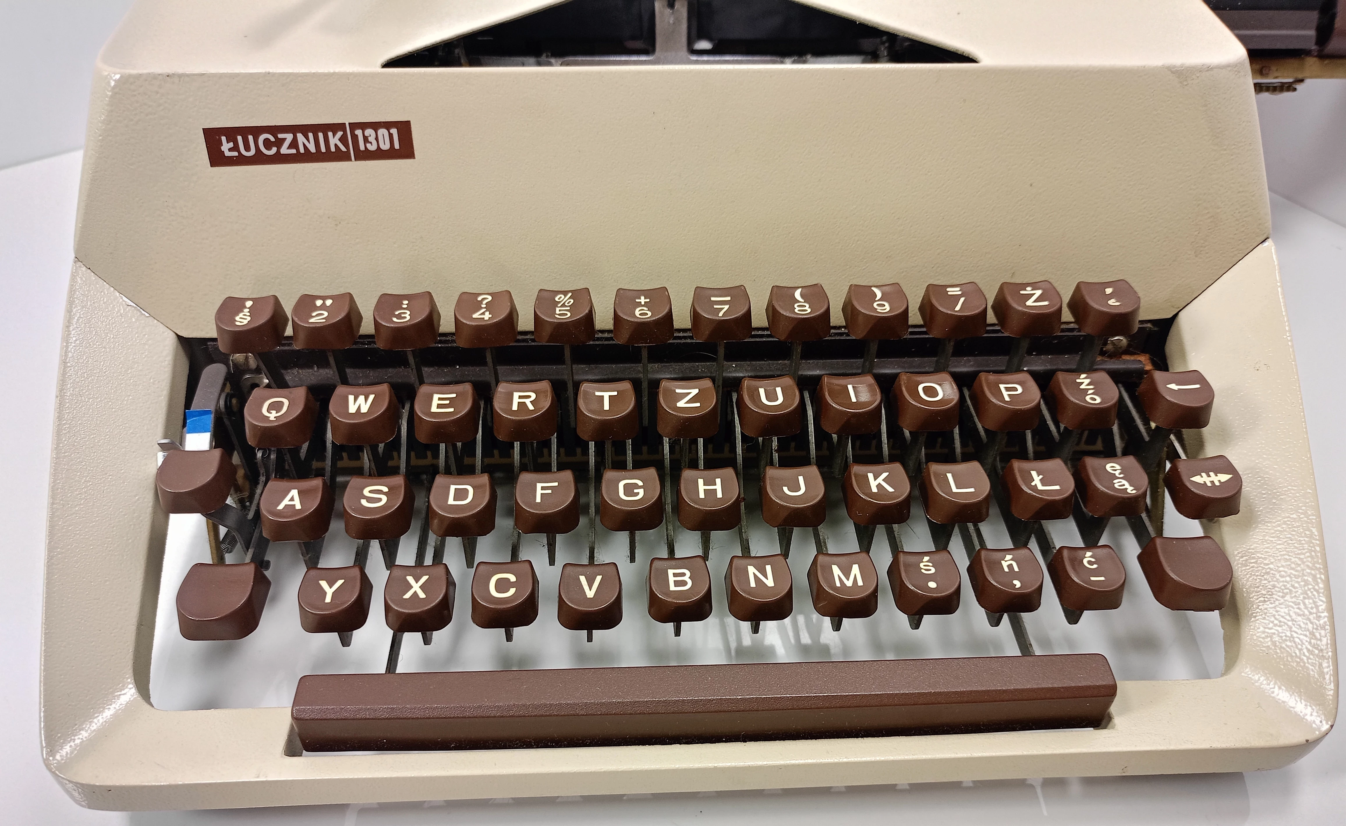 maszyna-do-pisania-lucznik-1301-model-predom-lucznik-1301