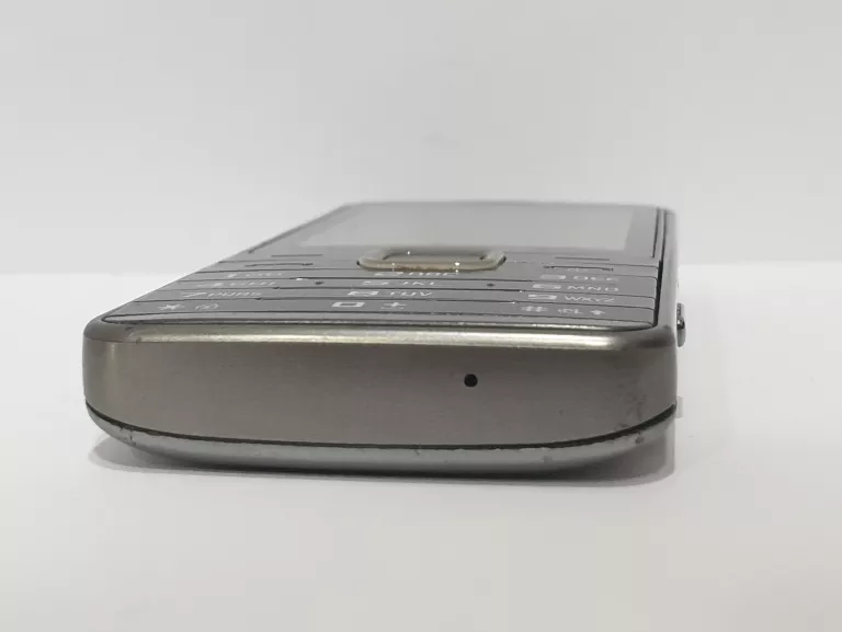 TELEFON KOMÓRKOWY TELEFON SAMSUNG GT-S5610 Z PRZYCISKAMI