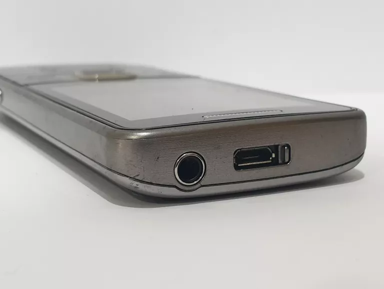 TELEFON KOMÓRKOWY TELEFON SAMSUNG GT-S5610 Z PRZYCISKAMI
