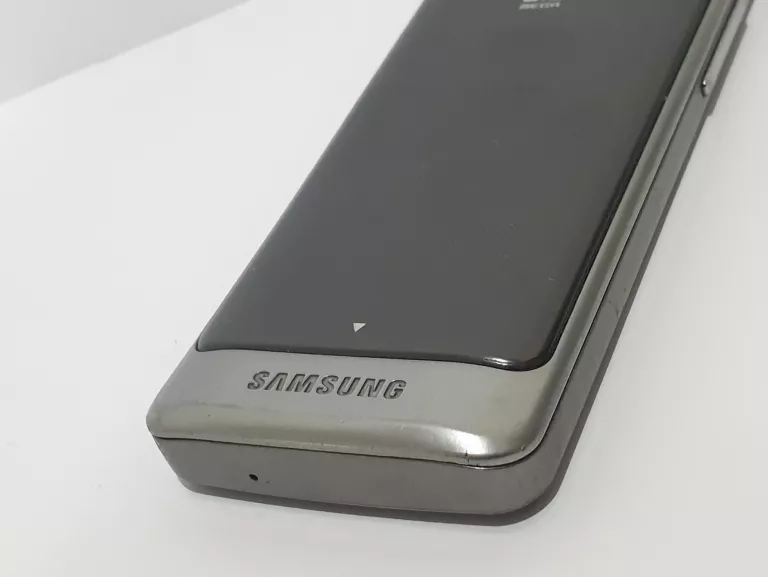TELEFON KOMÓRKOWY TELEFON SAMSUNG GT-S5610 Z PRZYCISKAMI