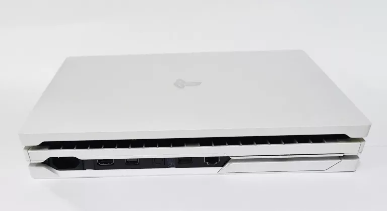 LIMITOWANA KONSOLA PS4 PRO 1TB BIAŁA + 2 PADY