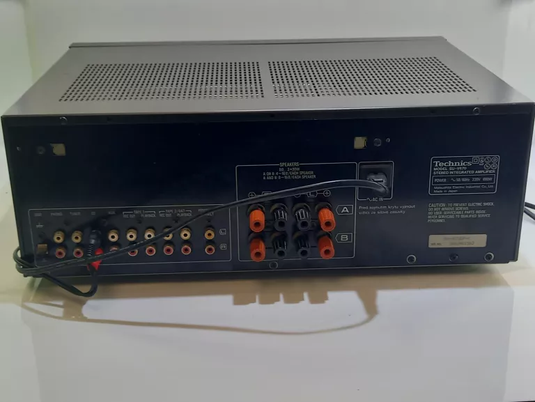 WZMACNIACZ STEREO TECHNICS SU-V670