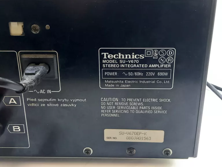 WZMACNIACZ STEREO TECHNICS SU-V670