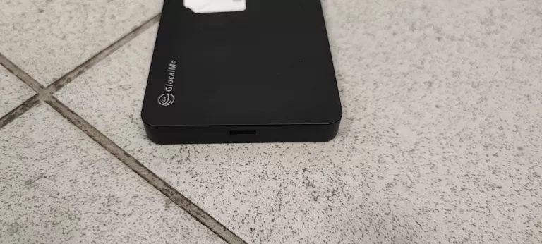 glocalme-u3-global-hotspot-mifi-4g-lte-wi-fi-hotspot-czarny-glmu19a02-stan-11323-2