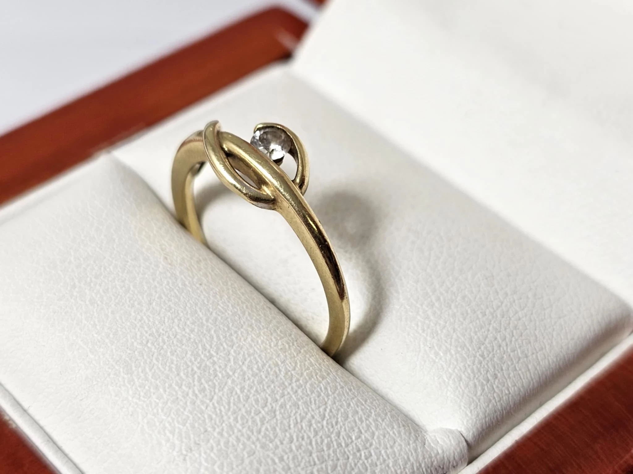 ciekawy-zloty-pierscionek-585-209g-material-15835-2