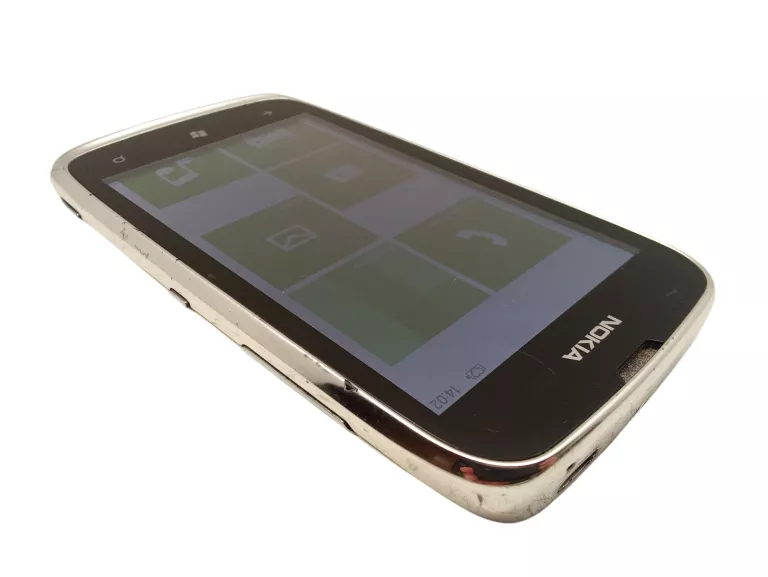 NOKIA LUMIA 610