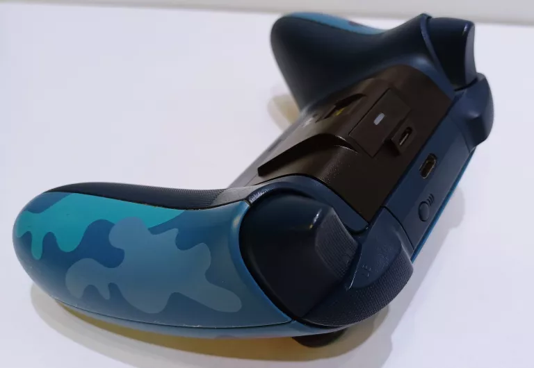 PAD XBOX SERIES X CAMO BLUE - AKUMULATOR!