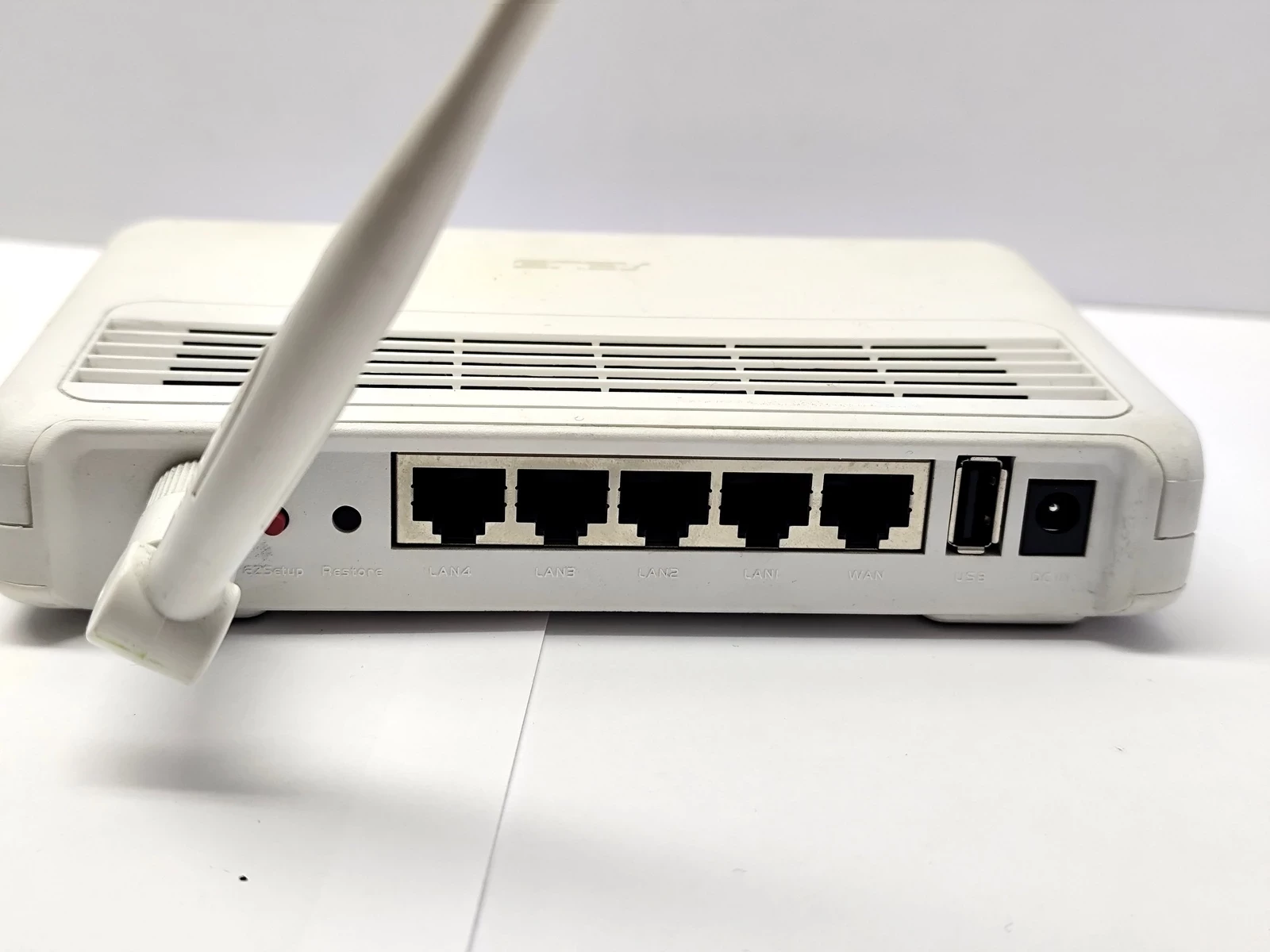 router-stacjonarny-asus-wl-520gu-bialy-wbudowany-modem-227329-320393