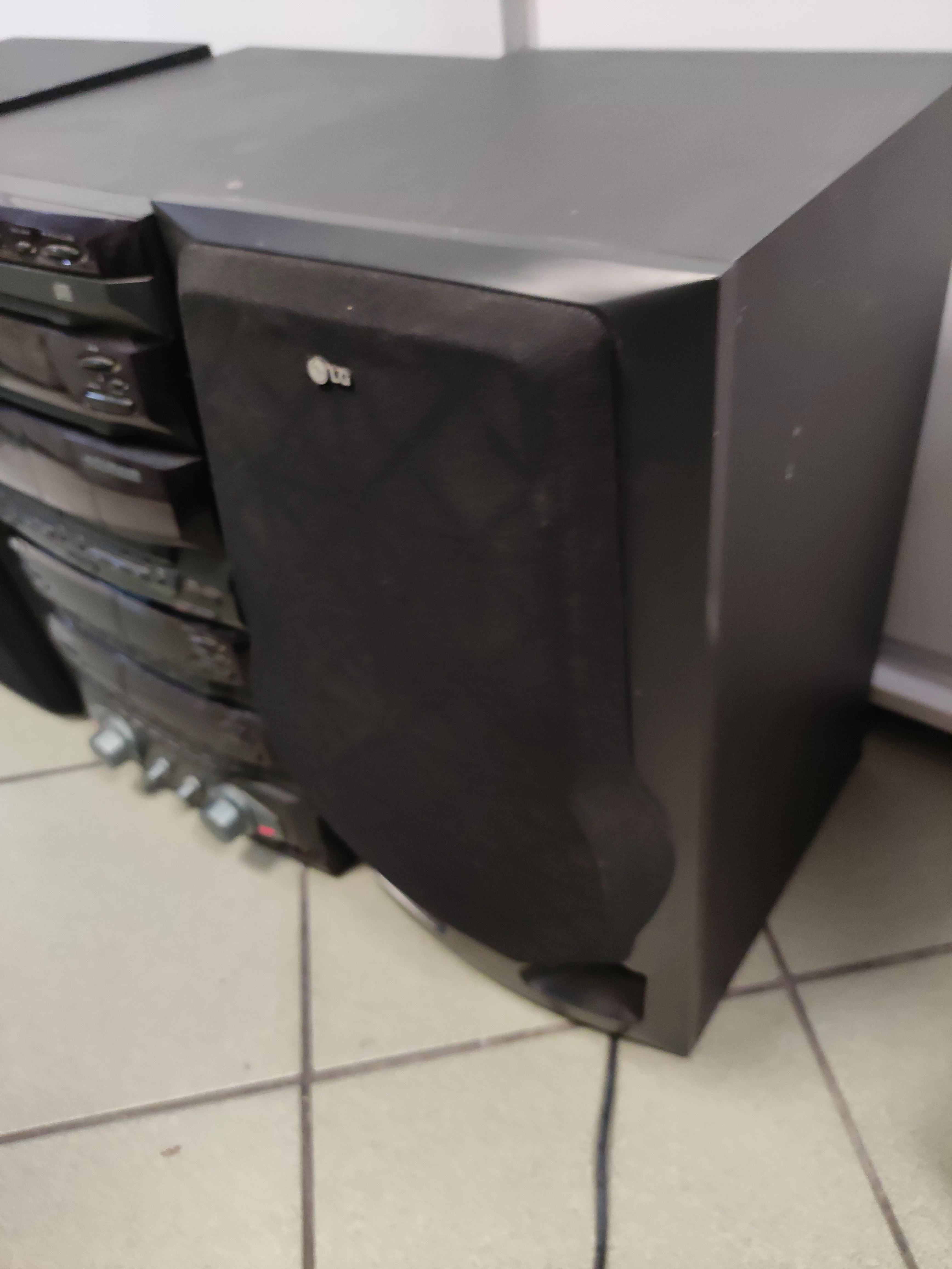 wieza-lg-fr-686ax-glosniki-rodzaj-odtwarzanych-nosnikow-226238-1