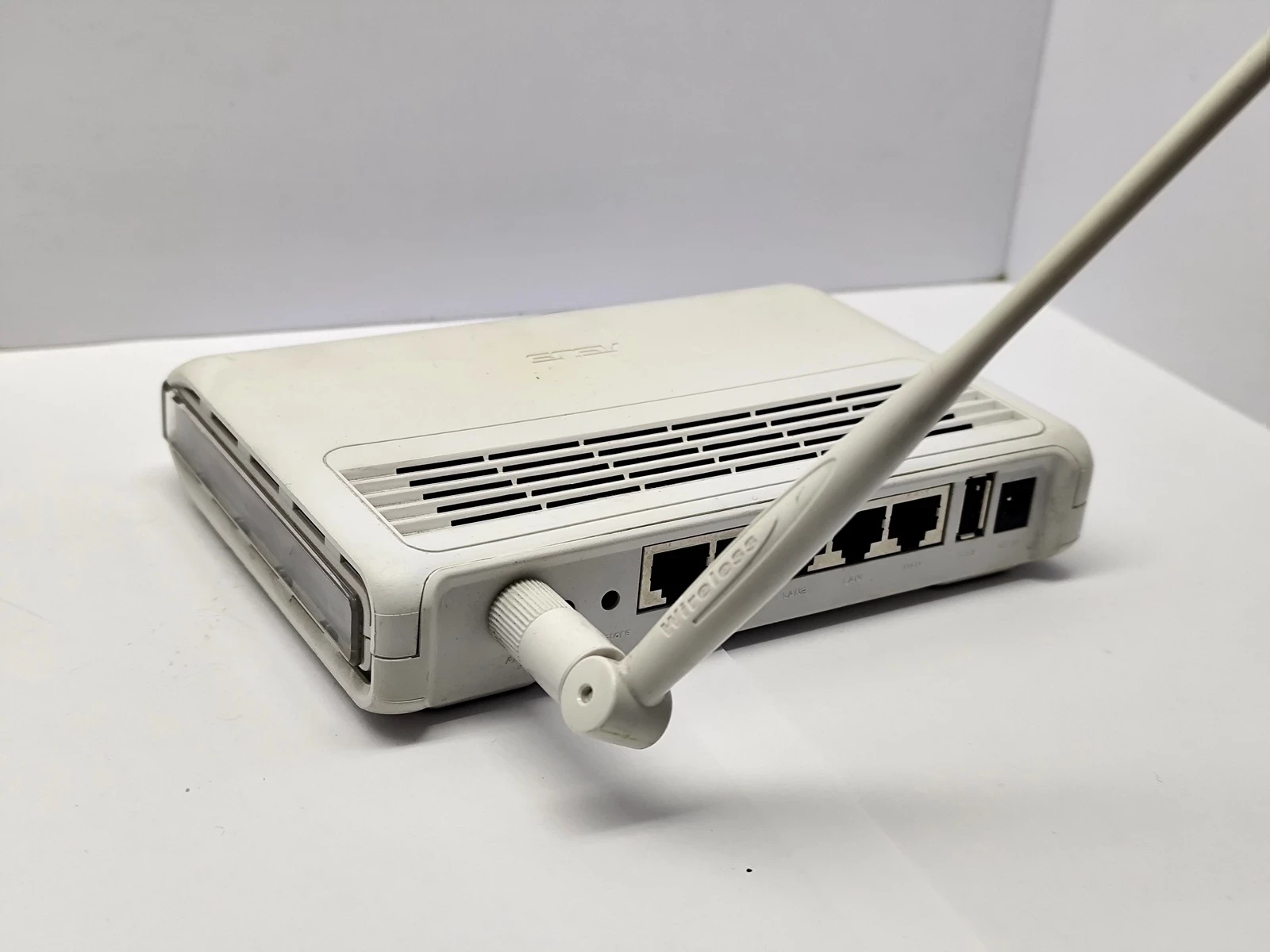 router-stacjonarny-asus-wl-520gu-bialy-standard-pracy-bezprzewodowej-4451-64