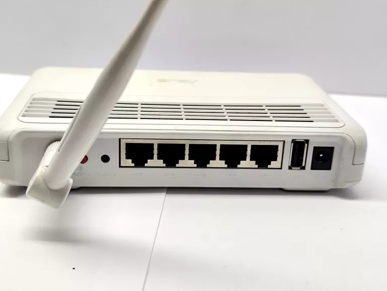 router-stacjonarny-asus-wl-520gu-bialy-wbudowany-modem-227329-320393