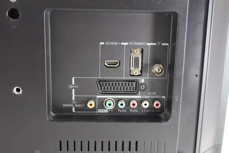 TELEWIZOR TOSHIBA 32W2333D / PILOT