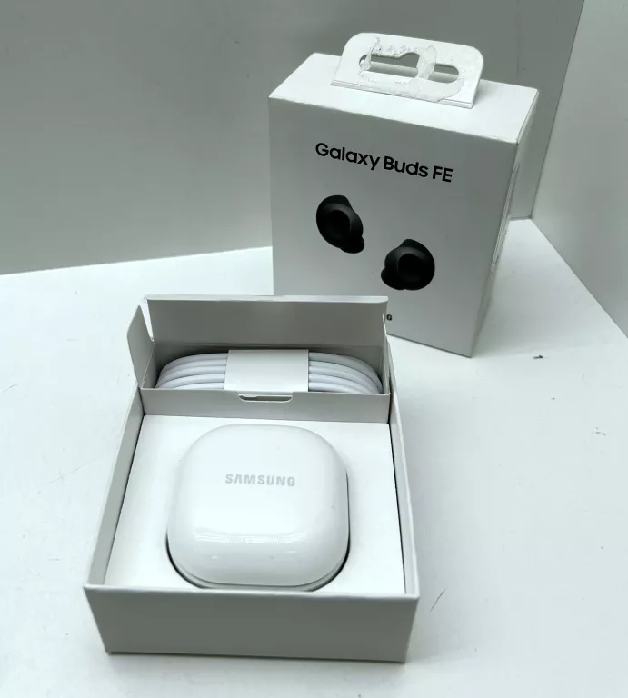 SŁUCHAWKI GALAXY BUDS FE KOMPLET