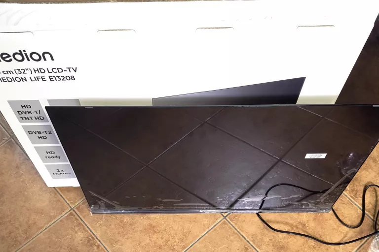 TELEWIZOR MEDION E13208 KOMPLET