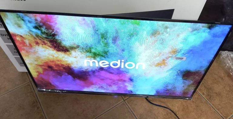 TELEWIZOR MEDION E13208 KOMPLET