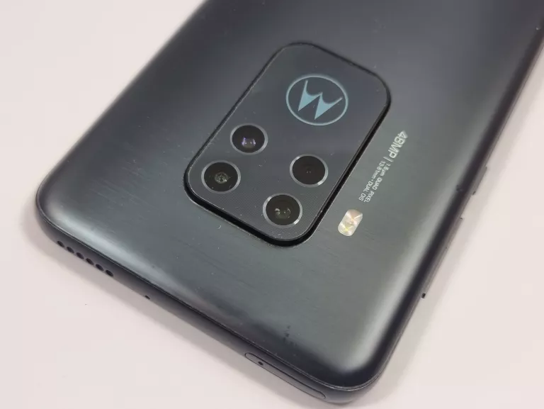 MOTOROLA ONE ZOOM 4/128GB