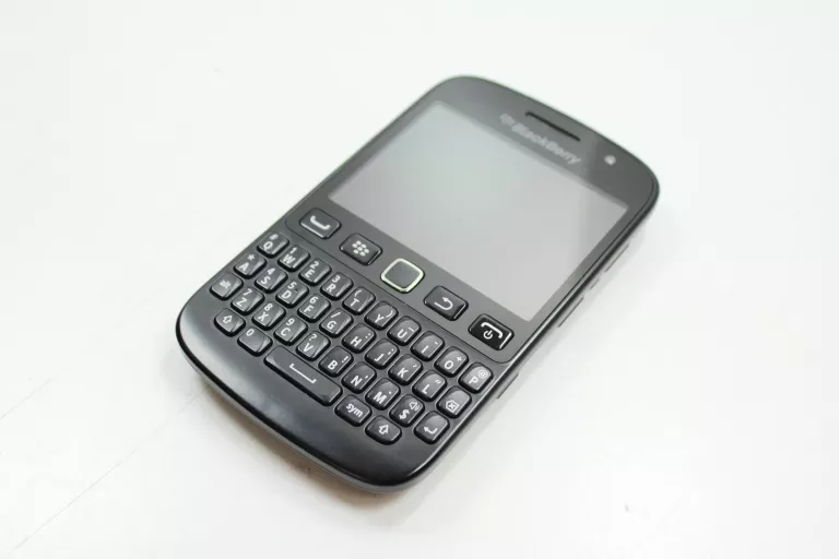 TELEFON BLACKBERRY 9720 ORANGE OPIS!