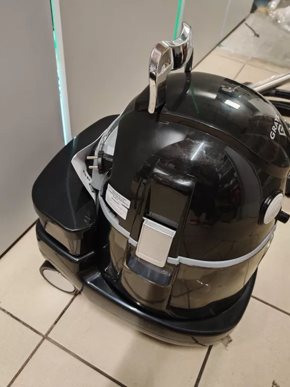 odkurzacz-pioracy-czyszczacy-grays-moc-2400