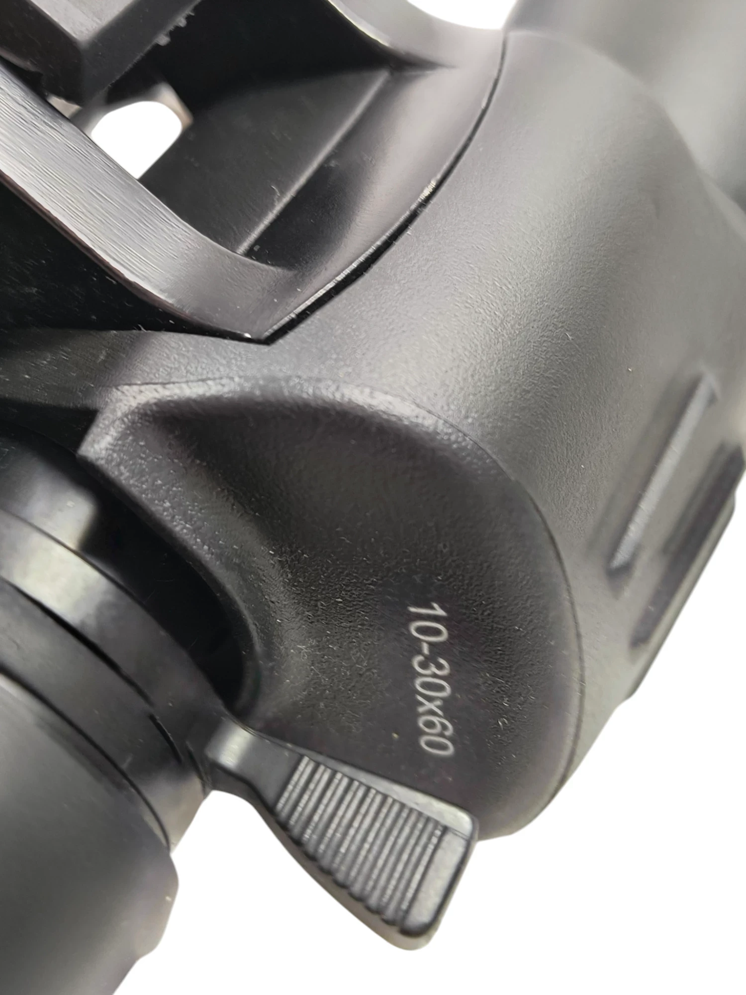 lornetka-maginon-10-30x60-etui-kod-producenta-9657