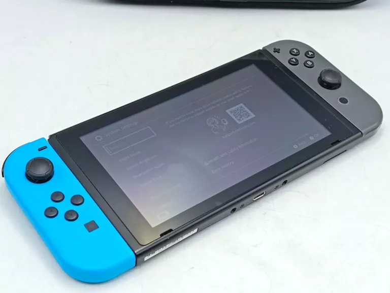 KONSOLA NINTENDO SWITCH HAC-001 + AKCESORIA