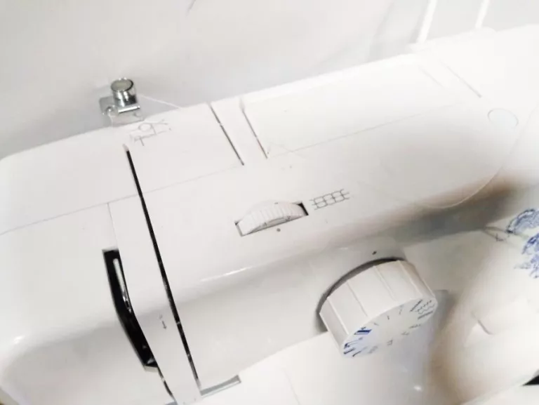 maszyna-do-szycia-lucznik-paulina-511-kolor-dominujacy-129357-2