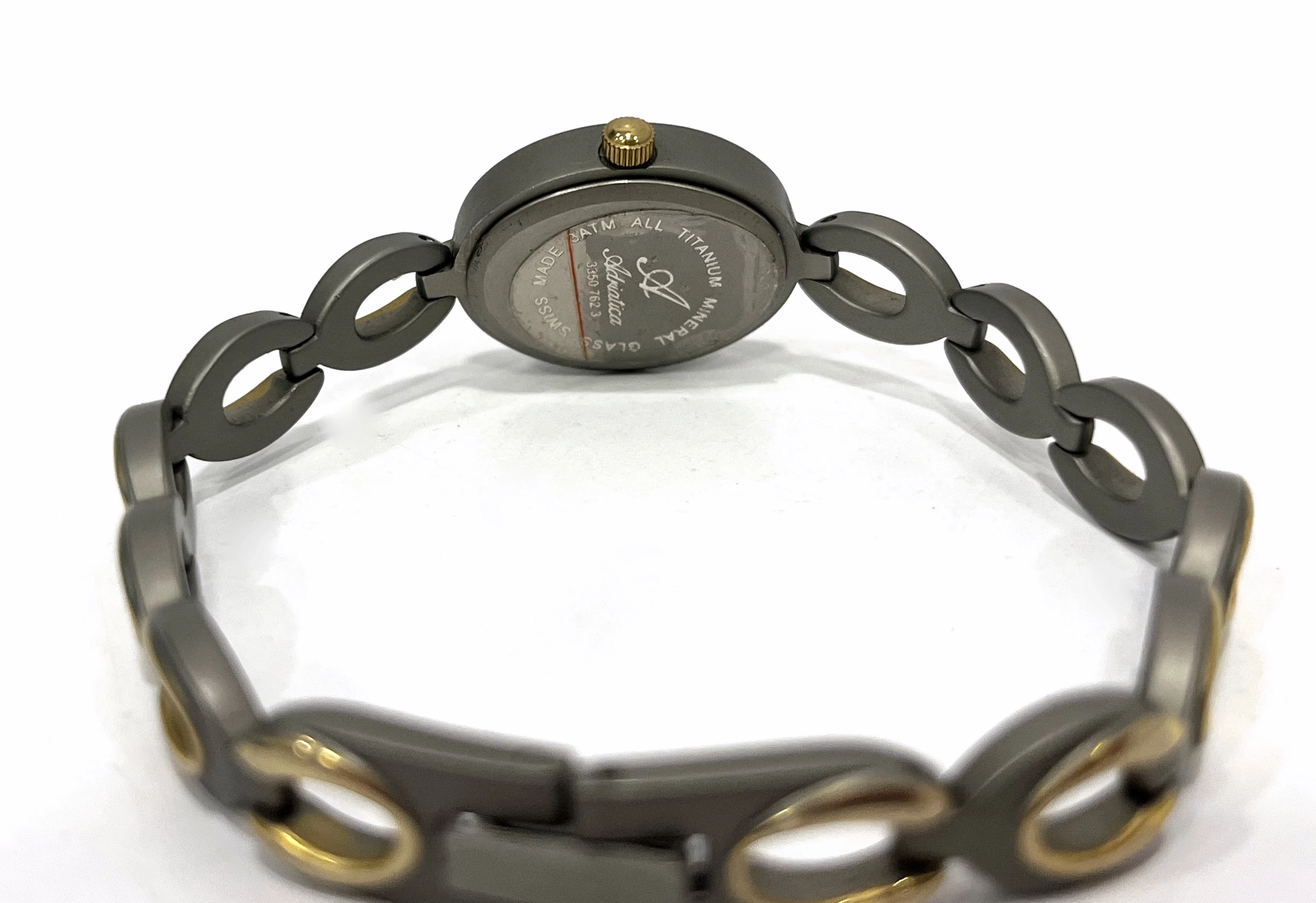 tytanowy-zegarek-adriatica-33507623-mechanizm-18738-1